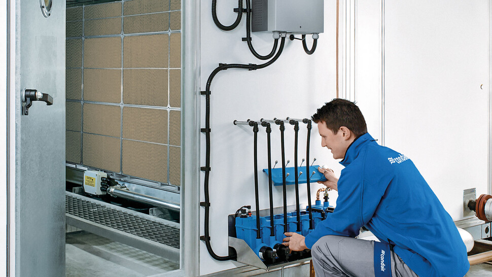 Adiabtatic evaporative humidifier in an AHU Adiabtatic evaporative humidifier in an AHU